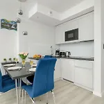 Szymony With & Parking By Renters アパートホテル 4*
