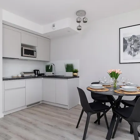 Szymony With & Parking By Renters Apartmanhotel 4*