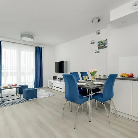 Szymony With & Parking By Renters 4*