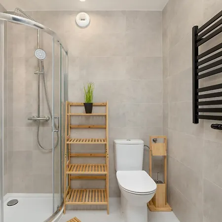 Szymony With & Parking By Renters Lejlighedshotel 4*